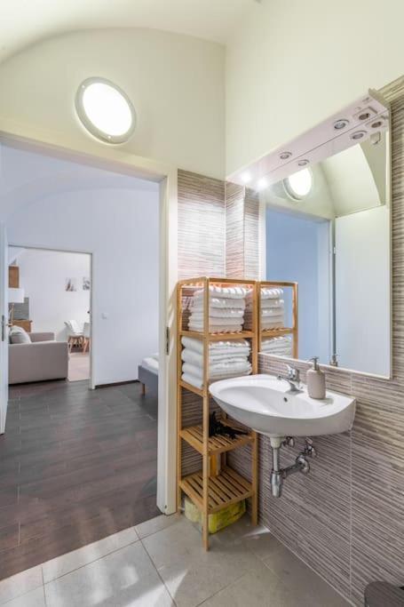 Appartement Free Parking I 500 Mbit Wifi I Kingsize Bed à Vienne Extérieur photo